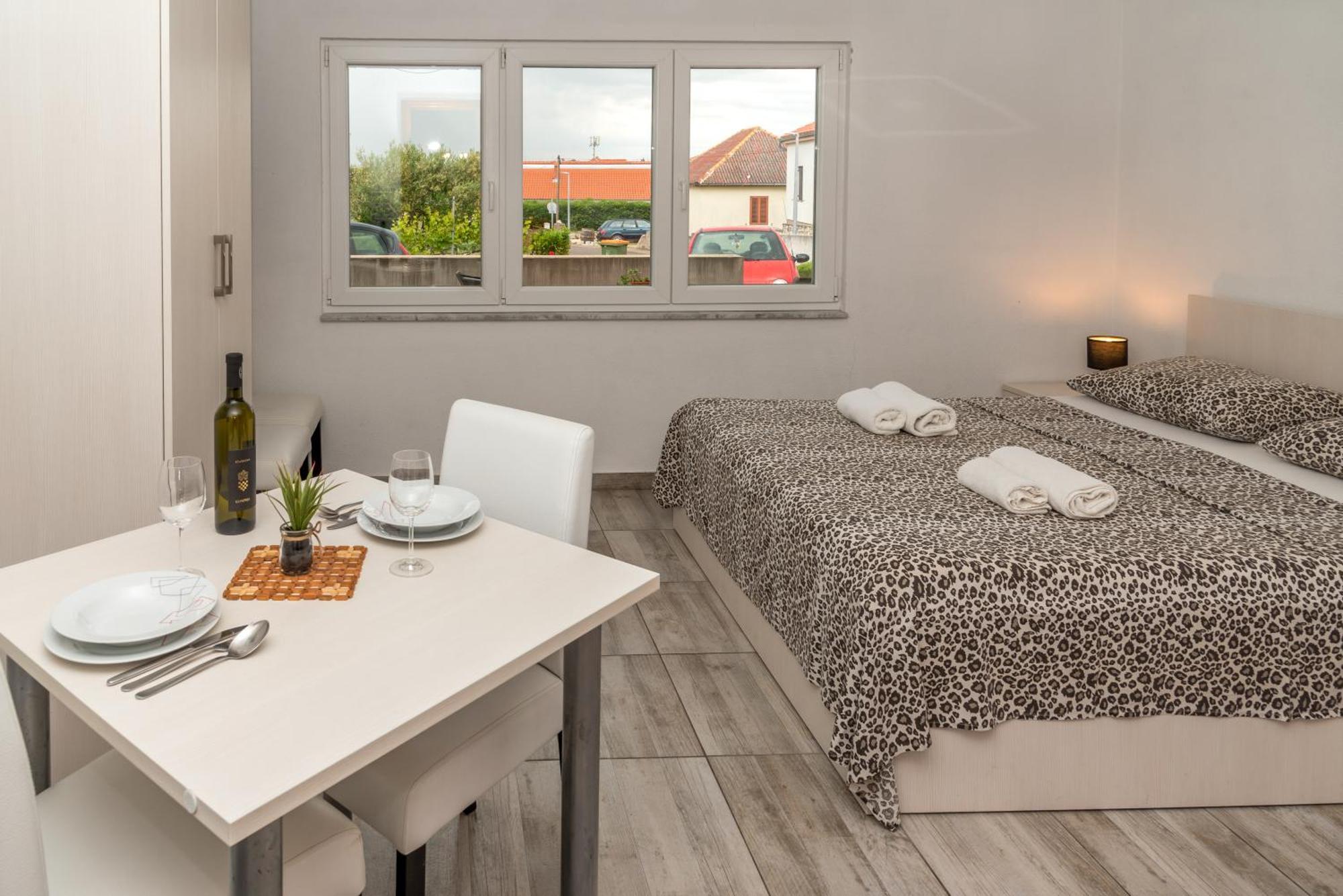 Studio Apartment Nin Eksteriør billede